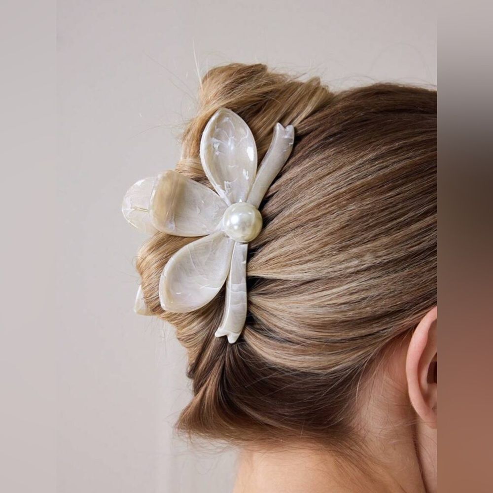 Pearl Hair Clip #1561
